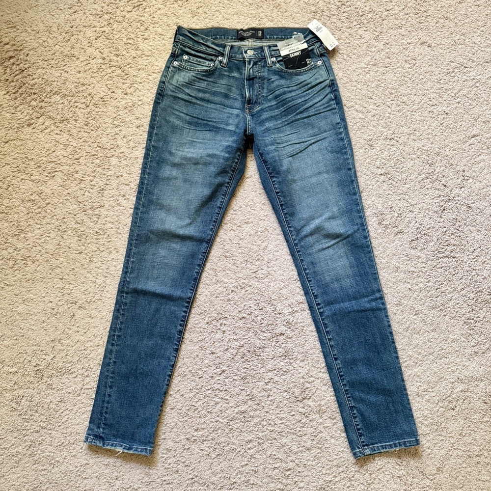 Abercrombie & Fitch Men’s Medium Wash Jeans